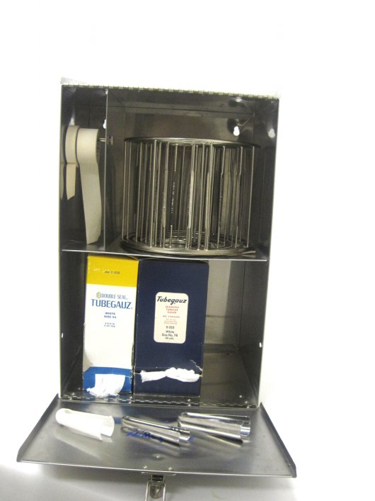 The Scholl Manufacturing Tubegauz Applicator Preowned in Excellent Condition